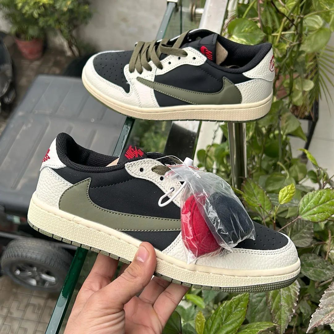 Air Jordan 1 Low Travis Scott Olive