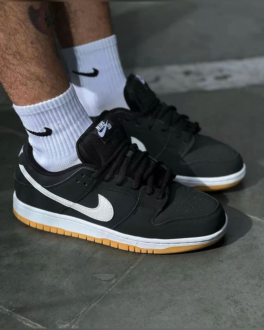 Nike Dunk Low Cherry